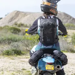 KRIEGA R15 SIRT ÇANTASI 15 LITRE MULTICAM